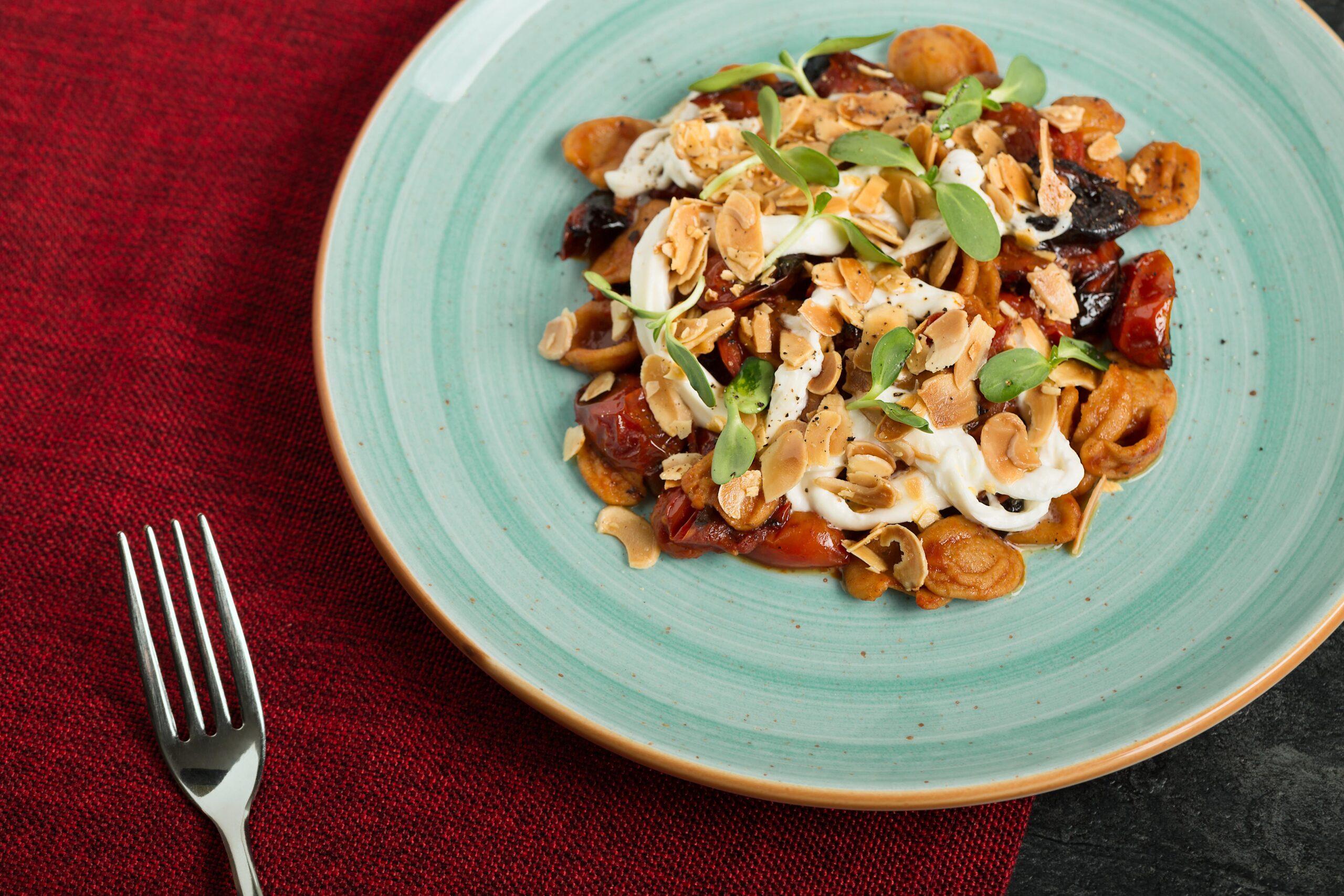 Orecchiette integrali con pomodoro infornato e mandorle salate – Pastaio  Maffei La pasta fresca italiana dal 1960